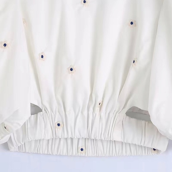 COPY - New crisp white blouse with small blue flowers. So sweet but boho sexy - Picture 5 of 7
